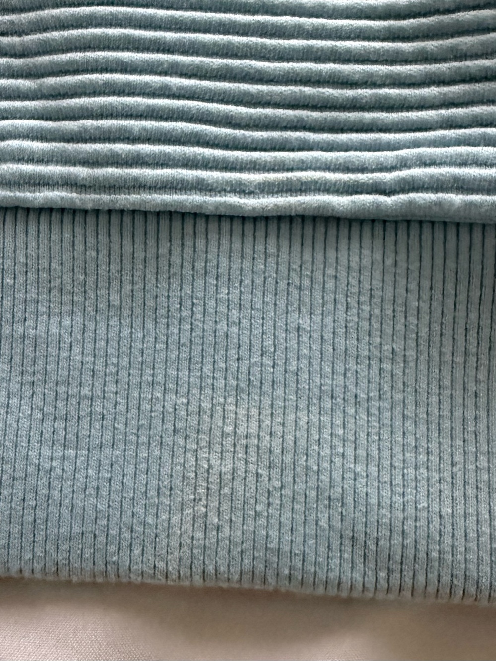 🆓 Men’s Blue Ribbed Crewneck Sweater - Picture 6 of 6